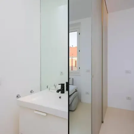 I-host Tiny - Marghera Lägenhet Milano